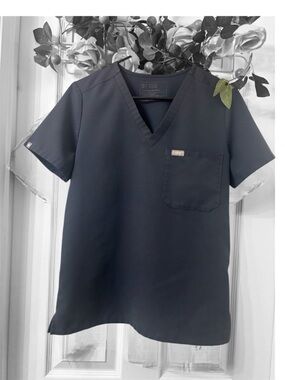 FIGS Women’s gret V-Neck Medical Scrub Top